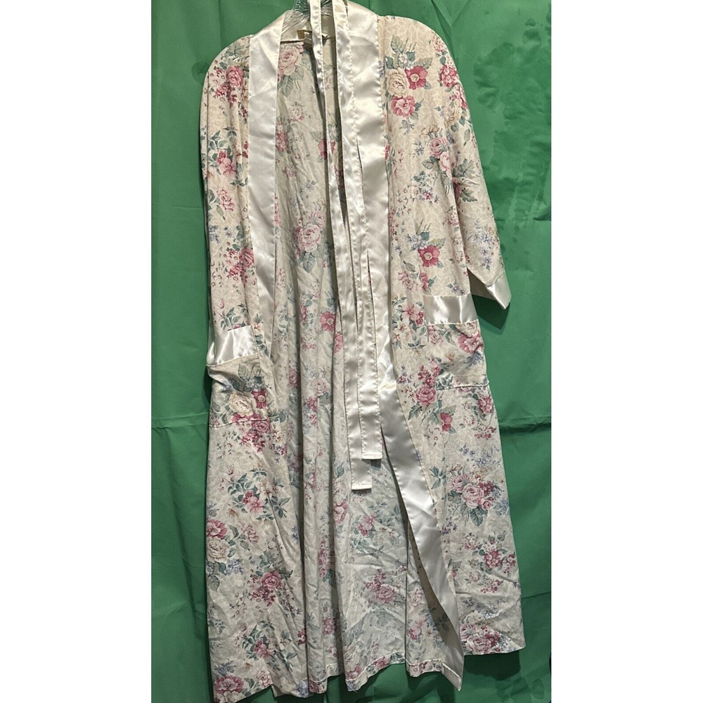 Cachet Long Robe w/pockets tie closure w/ ribbon belt